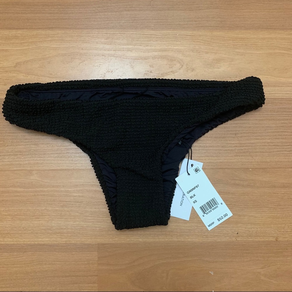 NWT black textured pattern bikini bottoms